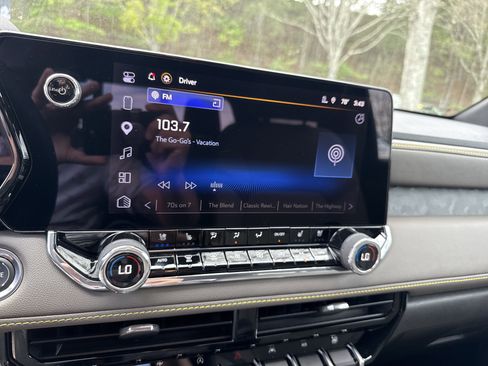 Used 2025 Chevrolet Colorado ZR2 w/ Technology Package image 26