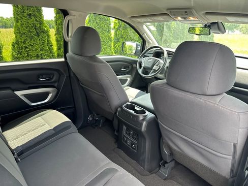 Used 2024 Nissan Titan SV w/ SV Convenience Package RWD image 33
