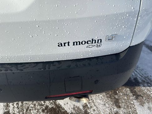 Used 2021 Chevrolet Traverse LT image 6