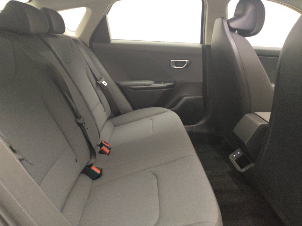 Used 2025 Kia K4 FWD image 19