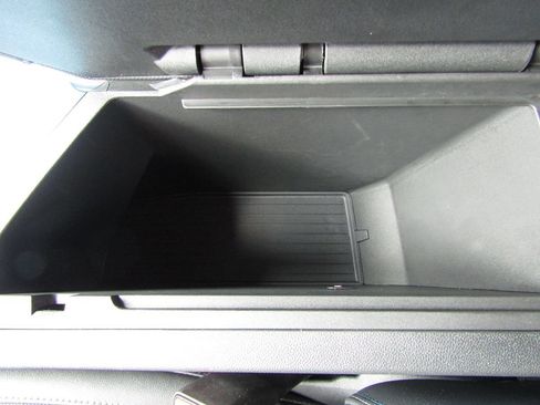 Used 2024 Chevrolet Equinox EV LT image 25