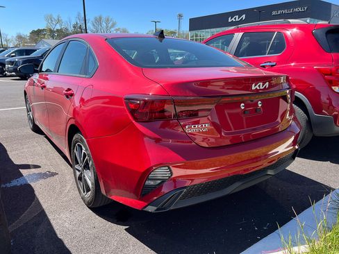 Used 2024 Kia Forte LXS w/ LXS Technology Package image 2