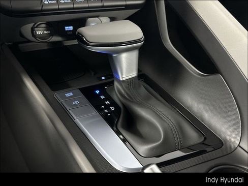 Certified 2025 Hyundai Elantra Sport FWD image 33