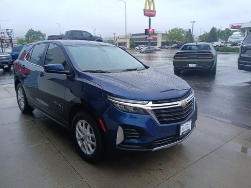 Used 2023 Chevrolet Equinox LT AWD/4WD image 4