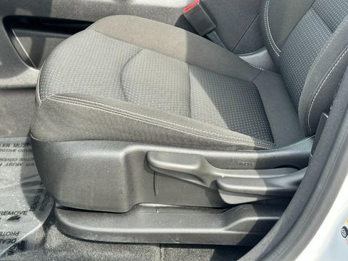 Used 2024 GMC Terrain SLE FWD image 17