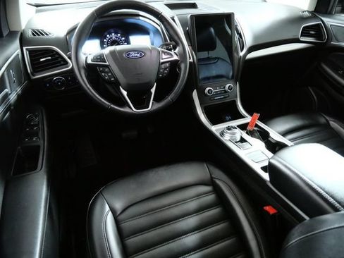 Certified 2024 Ford Edge SEL w/ Convenience Package AWD/4WD image 2
