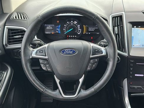 Used 2016 Ford Edge Titanium w/ Technology Package FWD image 22