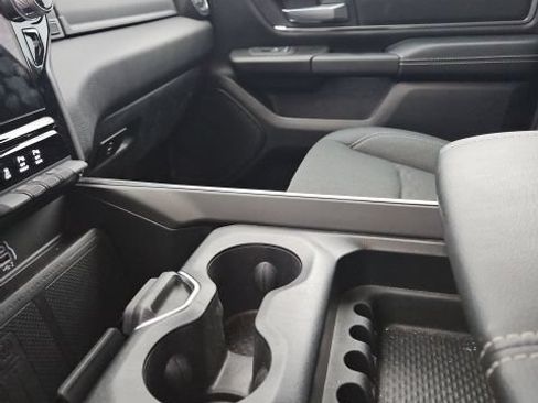 Used 2025 RAM 1500 Big Horn AWD/4WD image 16