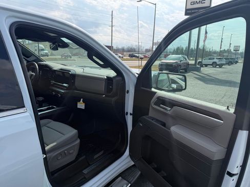 New 2026 GMC Sierra 1500 SLT w/ SLT Premium Plus Package image 9
