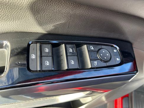 Used 2023 Nissan Pathfinder SL image 13