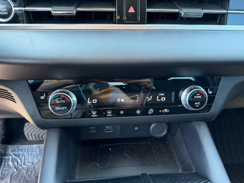 Used 2022 Mitsubishi Outlander SEL Black Edition FWD image 13