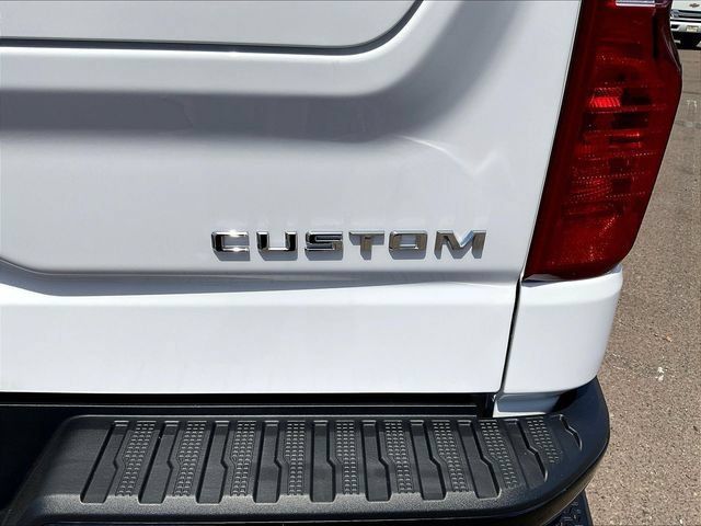 Used 2026 Chevrolet Silverado 1500 Custom Trail Boss w/ Turbomax Blackout Package AWD/4WD image 10
