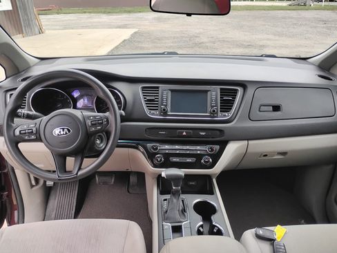 Used 2019 Kia Sedona LX FWD image 8