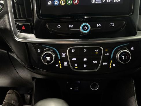 Used 2023 Chevrolet Traverse Premier AWD/4WD image 17
