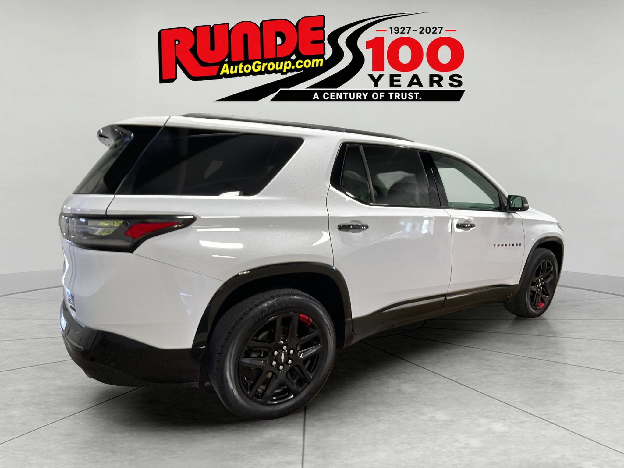 Used 2021 Chevrolet Traverse Premier w/ Redline Edition AWD/4WD image 4