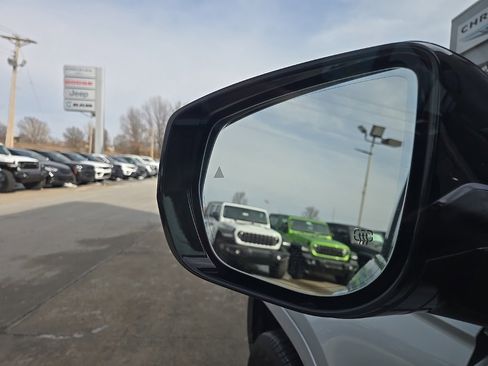 Used 2025 Jeep Grand Cherokee Summit image 26