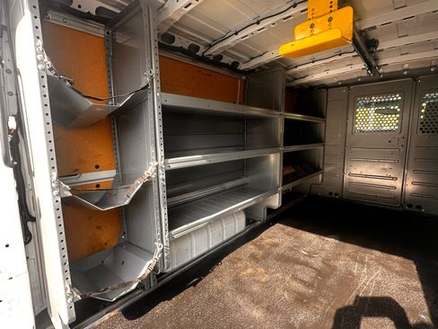 Used 2015 Nissan NV 2500 SV image 28