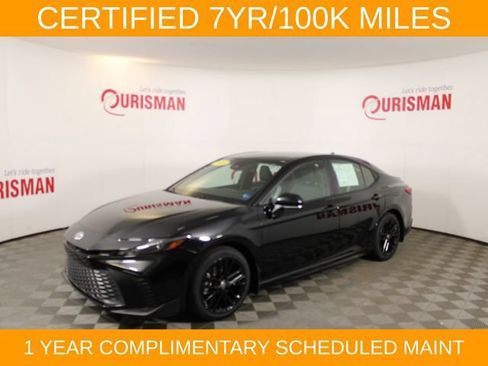 Used 2025 Toyota Camry SE FWD image 3