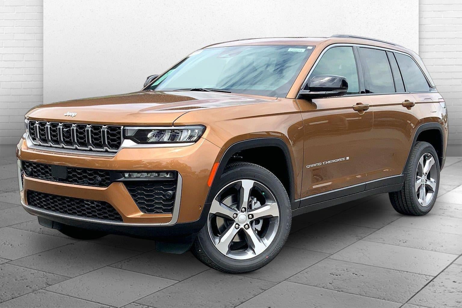 New 2026 Jeep Grand Cherokee Limited w/ Luxury Tech Group II AWD/4WD image 2