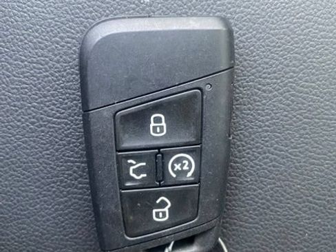 Used 2022 Volkswagen Tiguan SE FWD image 26