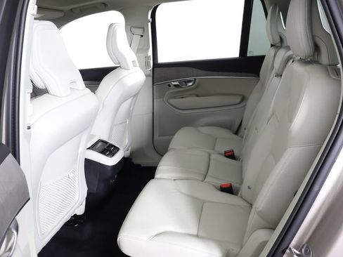Used 2024 Volvo XC90 B5 Plus AWD/4WD image 41