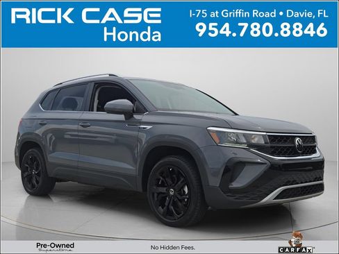 Used 2023 Volkswagen Taos SE w/ Black Wheel Package FWD image 1