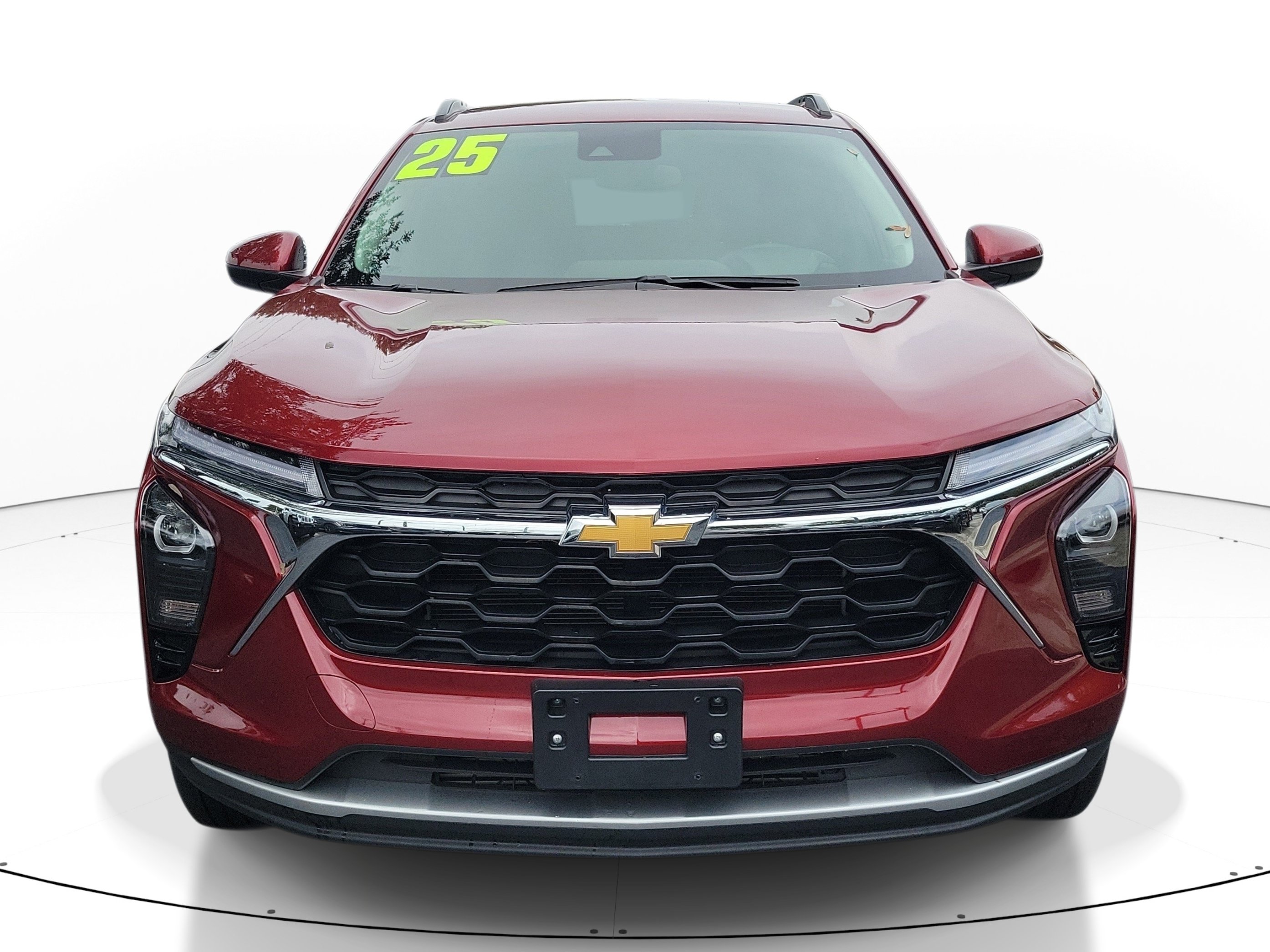 Used 2025 Chevrolet Trax LT w/ LT Convenience Package FWD image 2