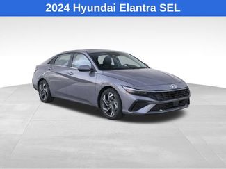 Used 2024 Hyundai Elantra SEL w/ Convenience Package FWD video 2