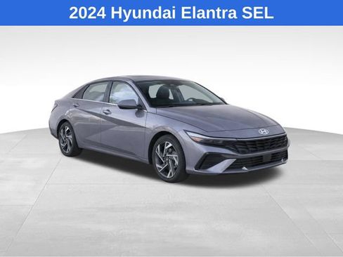 Used 2024 Hyundai Elantra SEL w/ Convenience Package FWD image 2