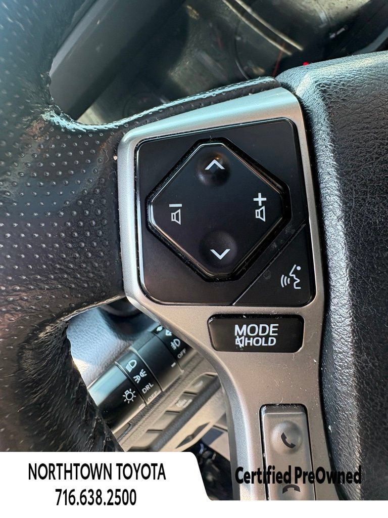 Used 2023 Toyota 4Runner SR5 Premium w/ Moonroof Package AWD/4WD image 22