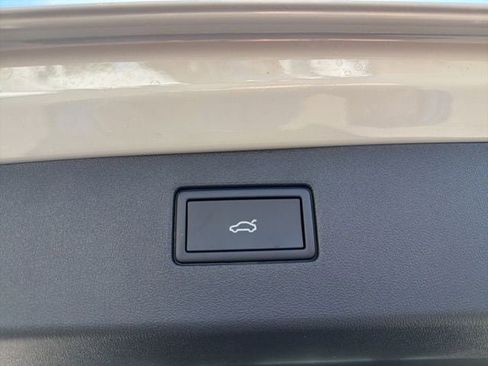 New 2026 Volkswagen Tiguan SE R-Line image 24