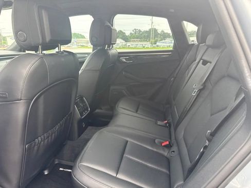 Used 2025 Porsche Macan AWD/4WD image 25