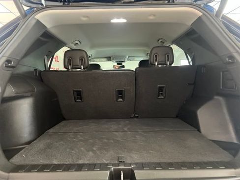 Used 2020 Chevrolet Equinox LT w/ Sport Edition FWD image 8