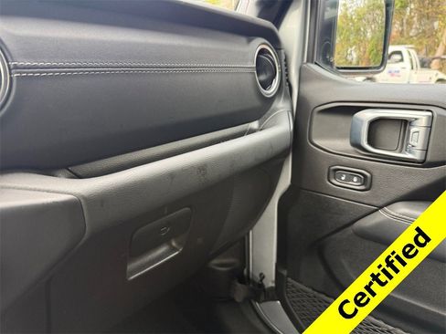 Certified 2022 Jeep Gladiator Overland w/ Popular Equipment Package image 24