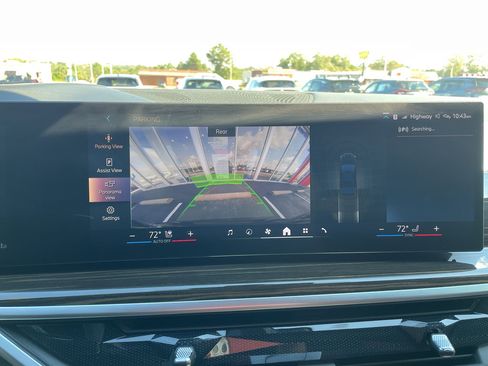 Used 2024 BMW X6 xDrive40i w/ Executive Package image 16