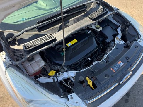 Used 2015 Ford Escape SE image 24
