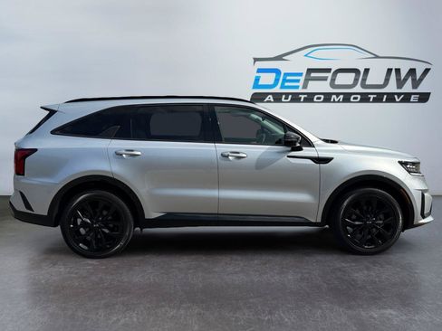 Used 2021 Kia Sorento SX FWD image 2