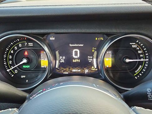 Used 2023 Jeep Wrangler Sahara image 32