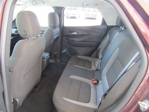 Used 2023 Chevrolet TrailBlazer LT FWD image 27