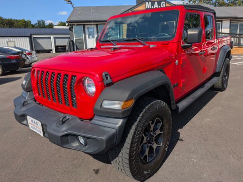 Used 2020 Jeep Gladiator Sport w/ Quick Order Package 24S AWD/4WD image 2