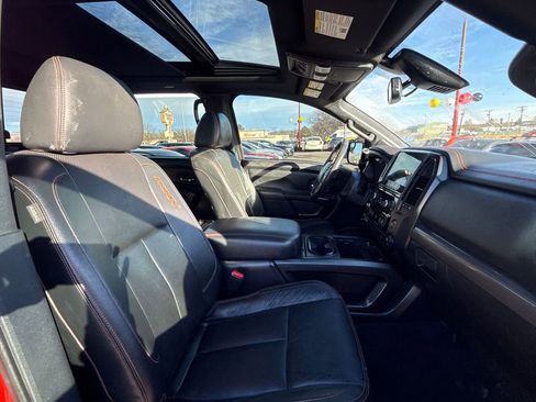 Used 2021 Nissan Titan PRO-4X w/ Pro-4x Convenience Package image 14