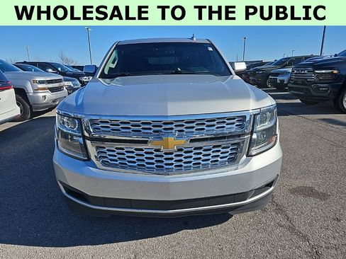 Used 2020 Chevrolet Suburban LT image 2