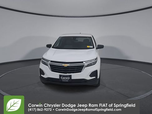 Used 2024 Chevrolet Equinox LS w/ LS Convenience Package FWD image 4