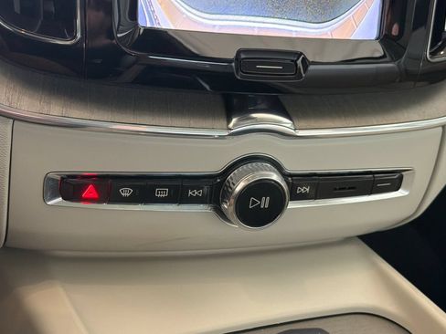 Used 2023 Volvo XC60 B5 Plus w/ Climate Package FWD image 21