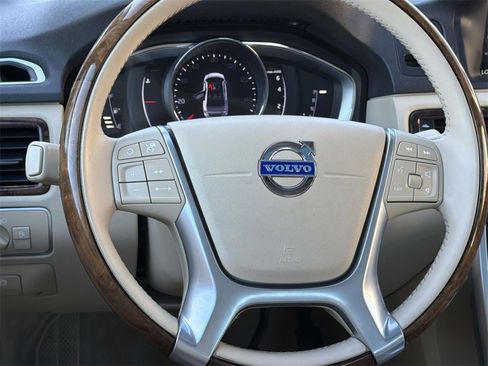 Used 2016 Volvo S80 T5 Platinum image 9