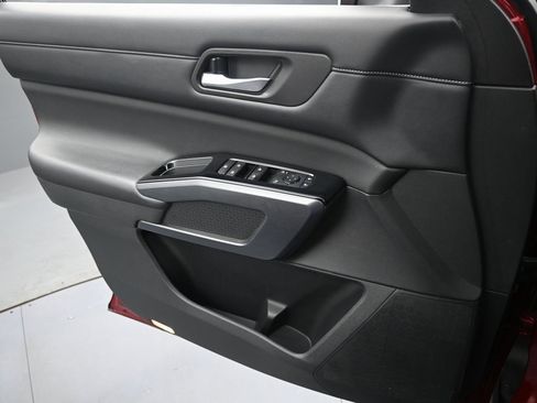 Used 2022 Nissan Pathfinder SL image 27