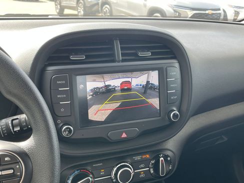 Used 2025 Kia Soul LX w/ LX Technology Package image 22