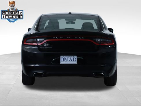 Used 2022 Dodge Charger SXT image 11