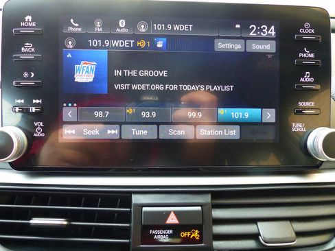 Used 2019 Honda Accord EX image 30