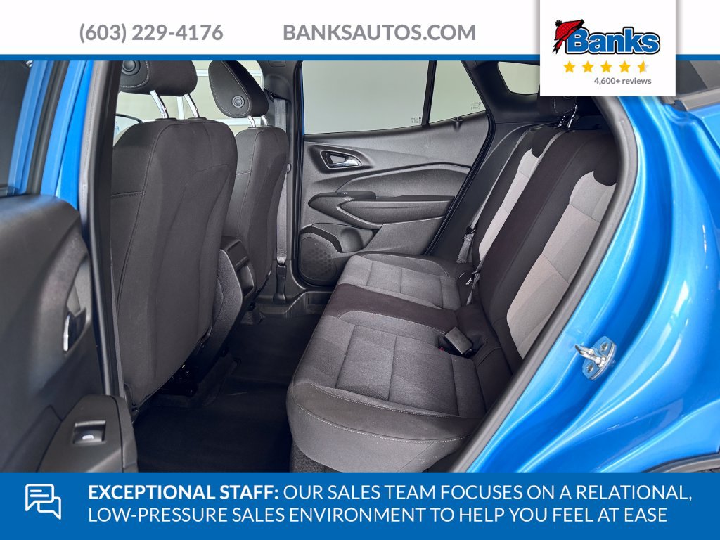 Used 2025 Chevrolet Trax RS w/ Sunroof Package FWD image 10